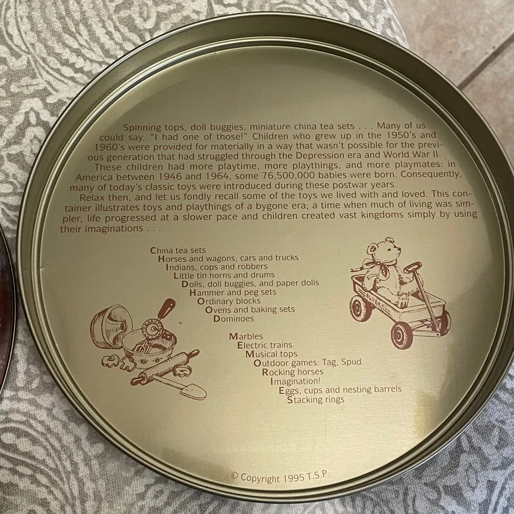 VINTAGE Tom Sturgis Tin Round Vintage Raggedy Ann Toy Decor Storage